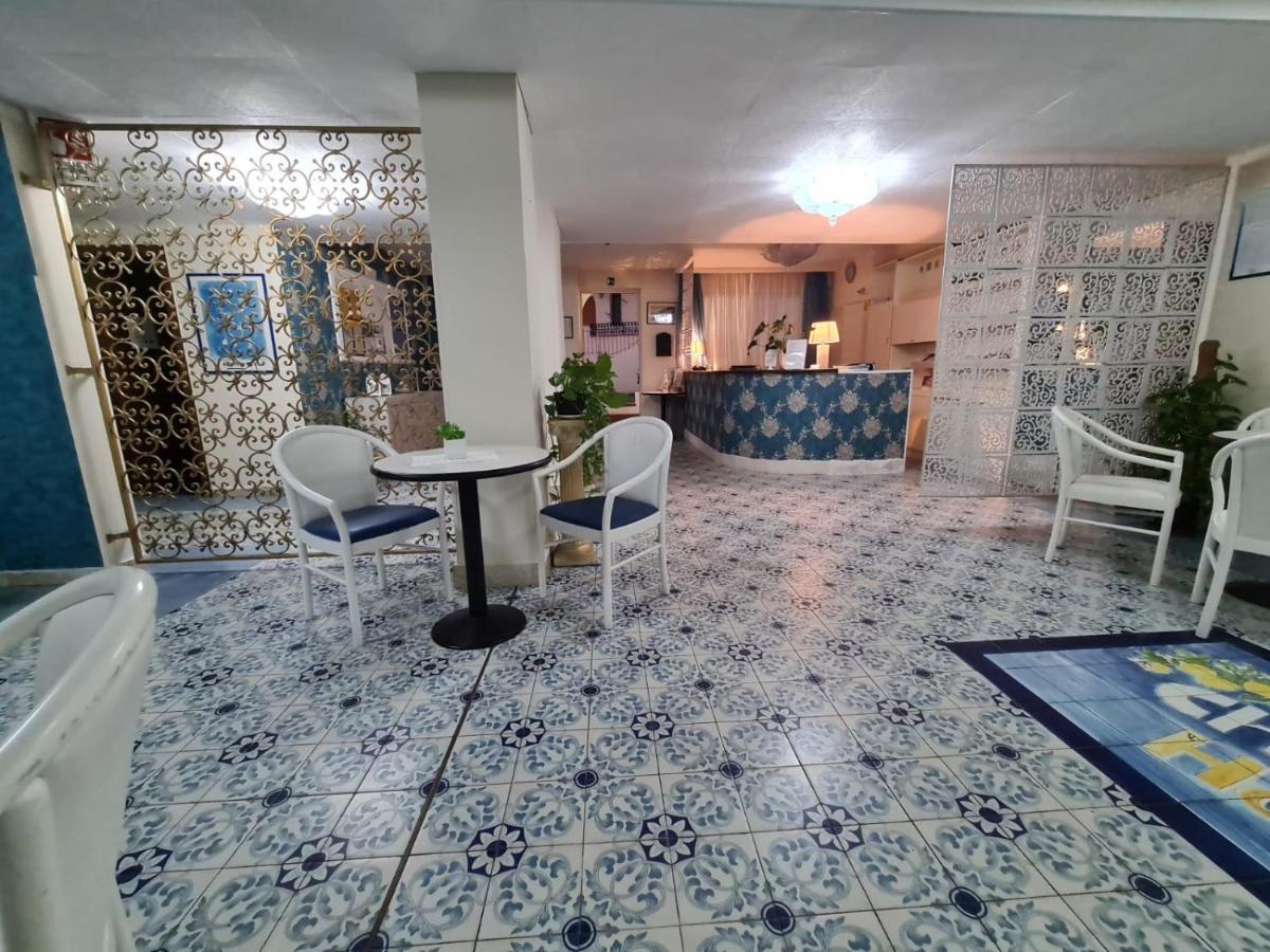 Baia Degli Dei Lägenhet Giardini Naxos Exteriör bild