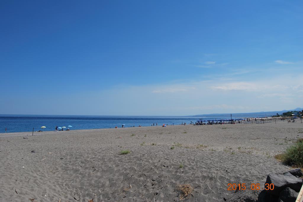Baia Degli Dei Lägenhet Giardini Naxos Exteriör bild