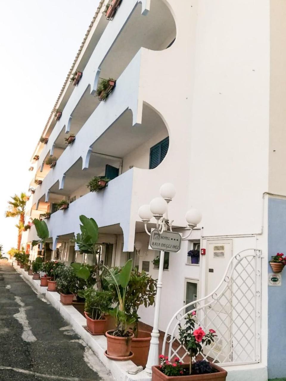 Baia Degli Dei Lägenhet Giardini Naxos Exteriör bild